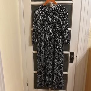 Zara Black and White Long Sleeve Dress